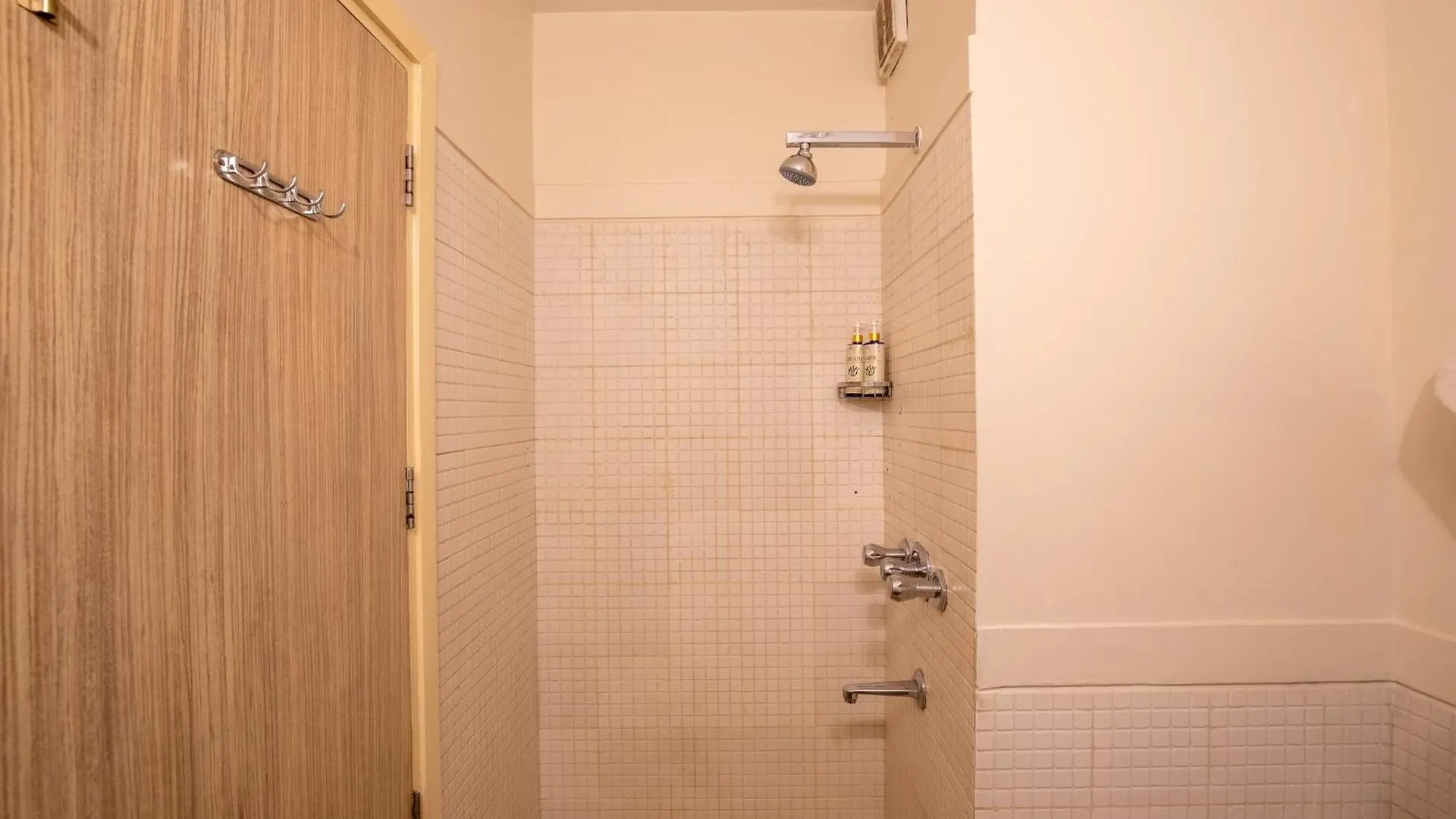 Bedchambers Serviced Apartments, Sector 40 Gurgaon 0*,  Indie