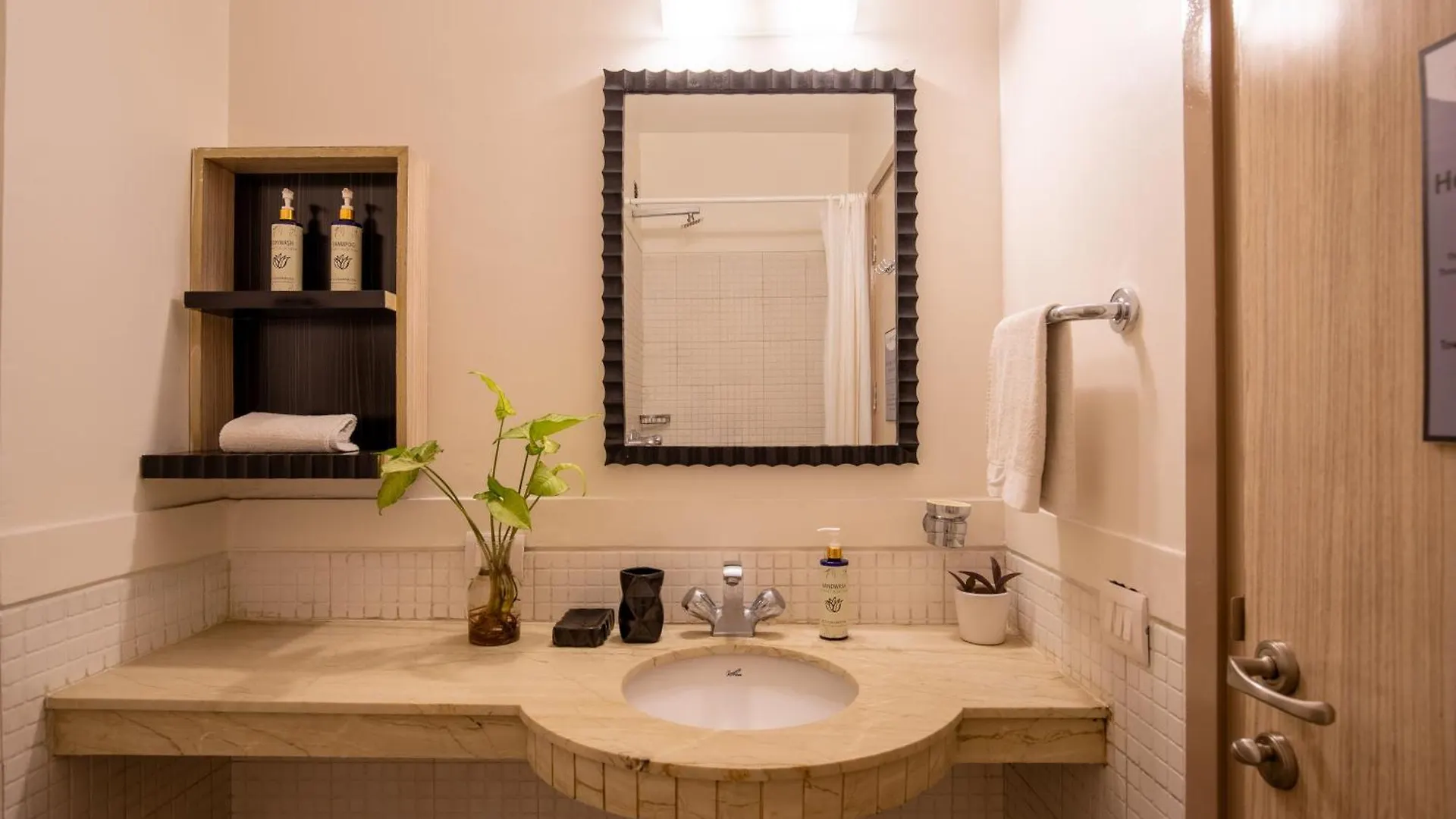 Bedchambers Serviced Apartments, Sector 40 Gurgaon 0*,