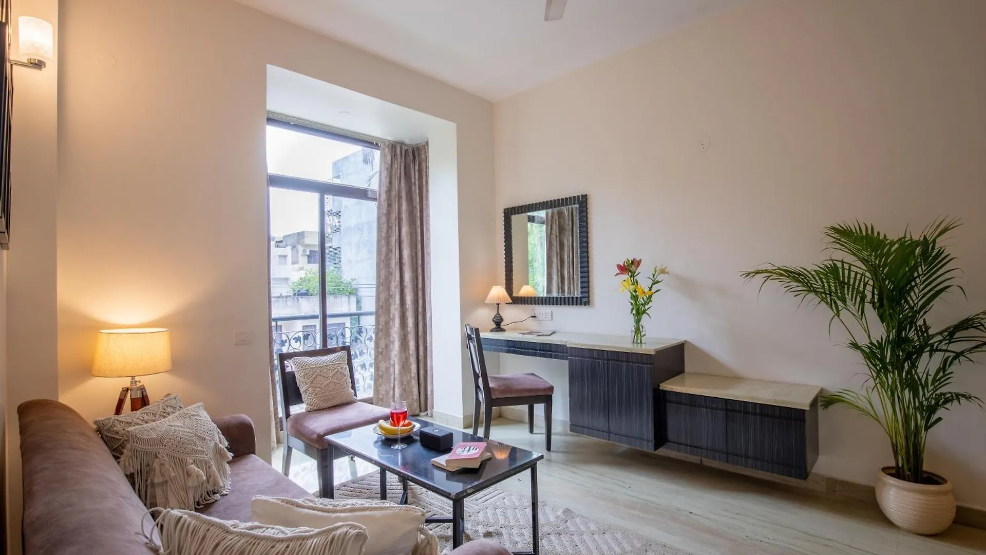 Bedchambers Serviced Apartments, Sector 40 Gurgaon 0*,  Indie