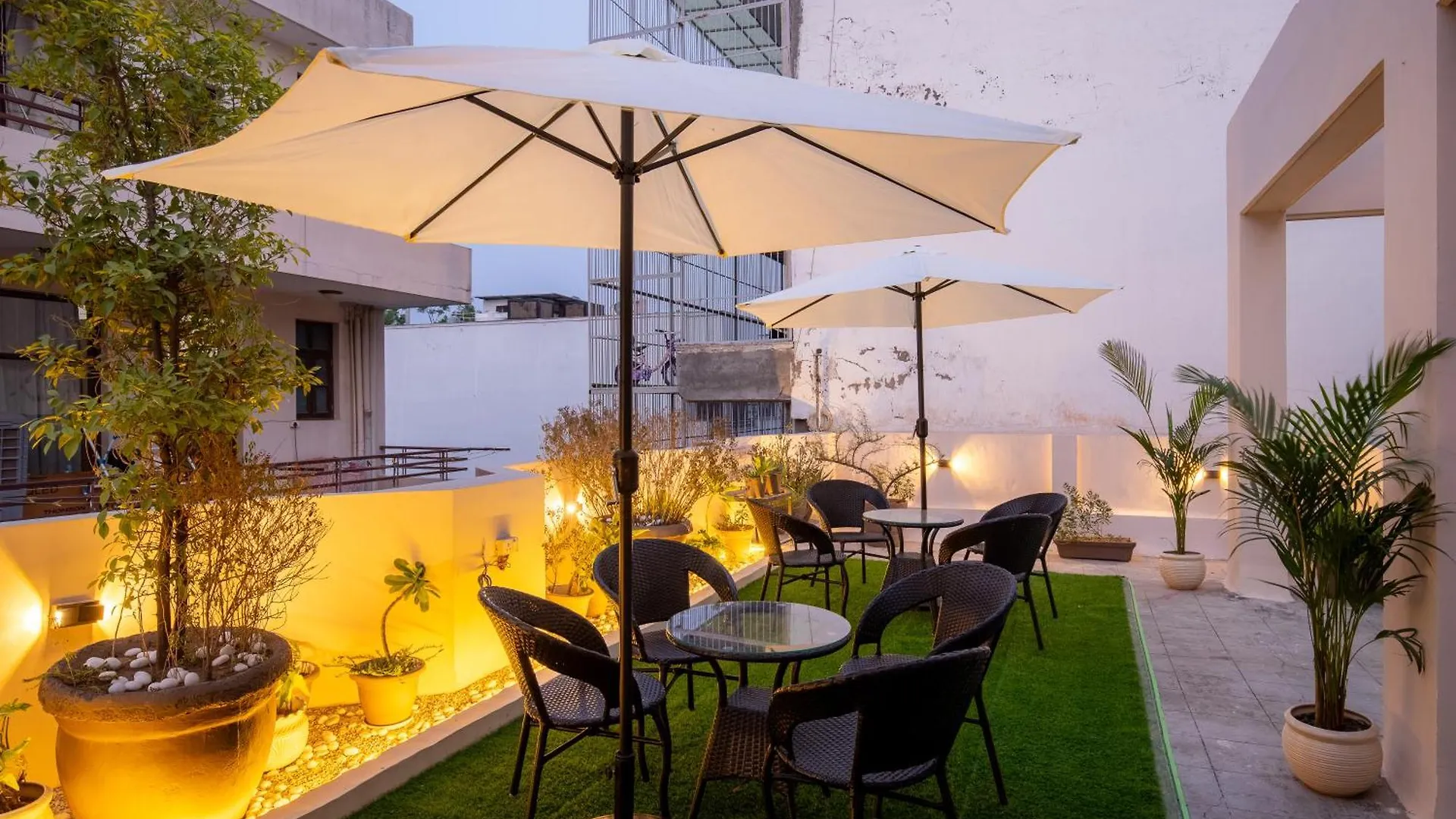 Hotel apartamentowy Bedchambers Serviced Apartments, Sector 40 Gurgaon Indie